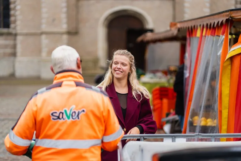 Medewerkers aan het werk bij Saver
