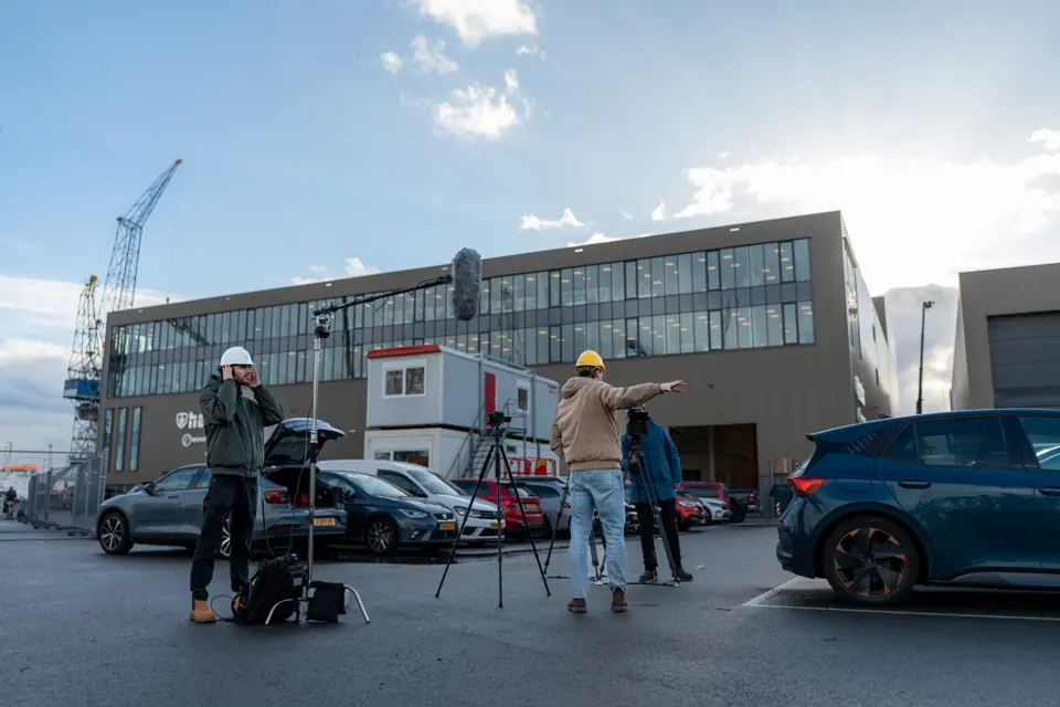 Shotlijst doornemen op de bouwplaats
